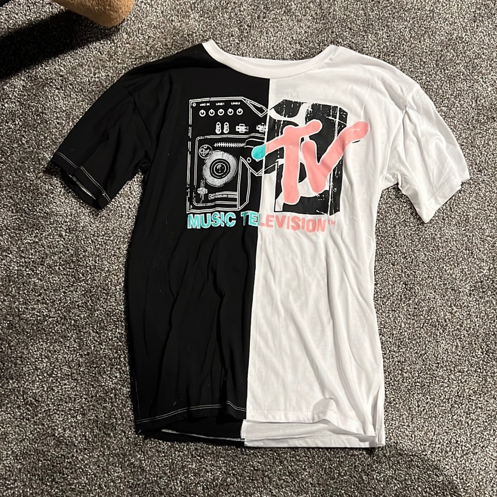 Split tee shirt